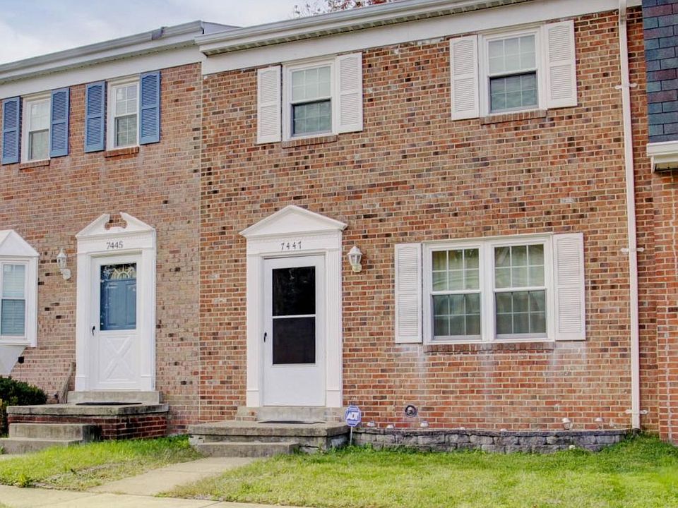 Lorton Brick 3 Level Townhouse!