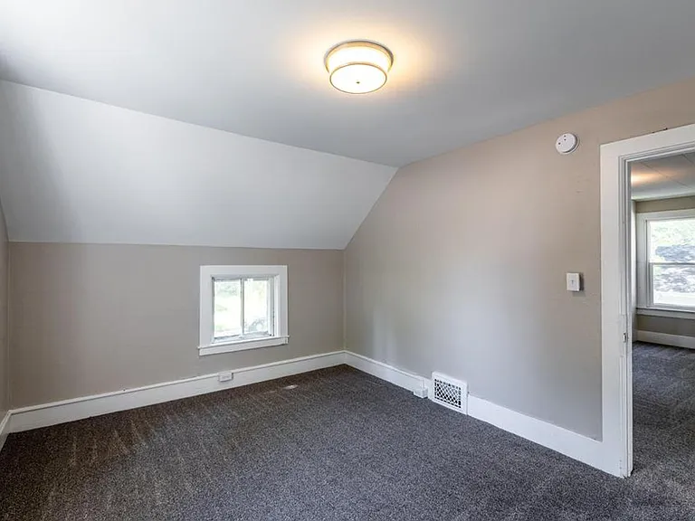 1512 Charles St — Photo 15