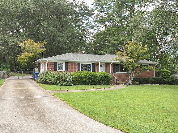 2nd image of 303 Fairhaven Dr