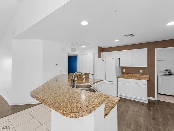 5th image of 1117 NE 33rd Ter