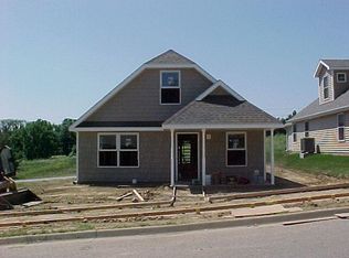 4910 N Creek Wood Dr, Saint Joseph, MO 64507