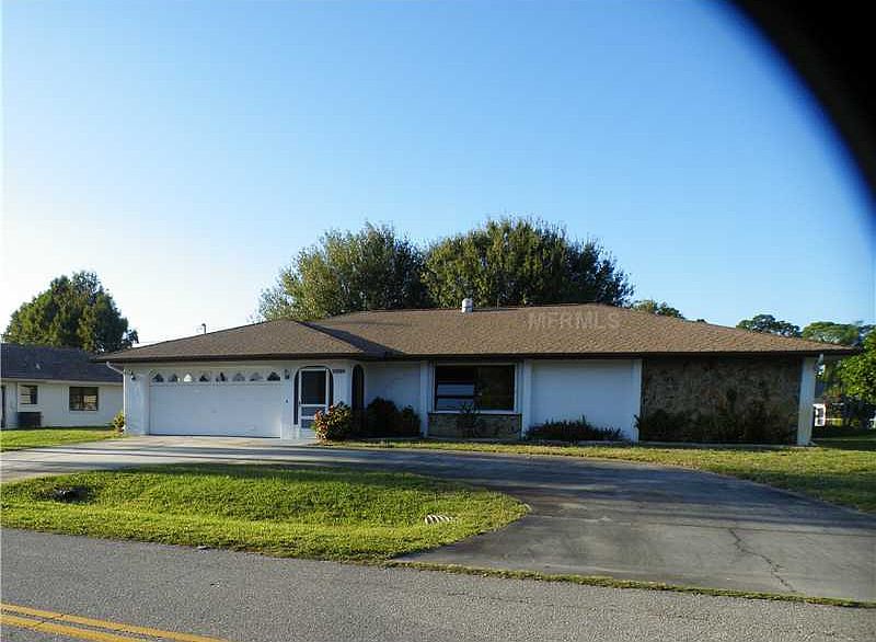 1st image of 22588 Ashton Ave