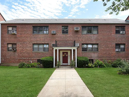 Sold by Benjamin Realty Since 1980 | media 1
