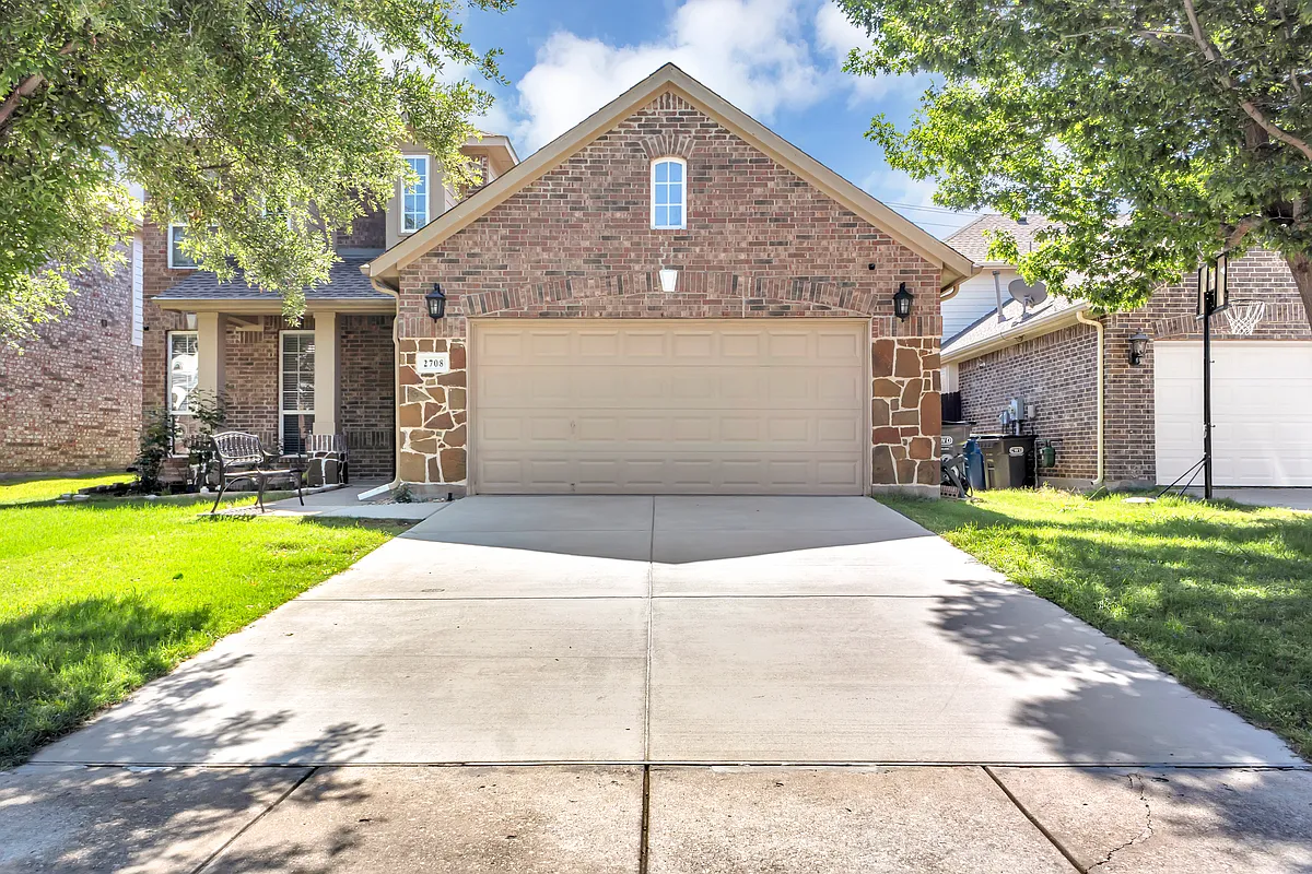 Building Photo - 2708 Sunlight Dr