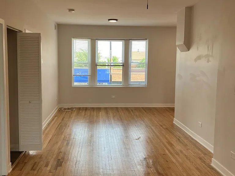 4001 Montrose — Photo 11