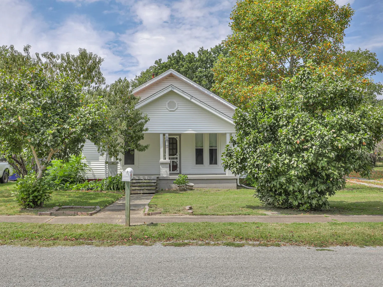 3 bed, 1272 sqft, $1,800 — Photo 4