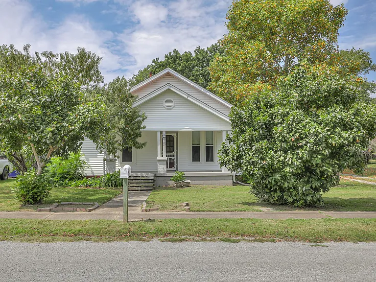 308 Elm Ave — Photo 4