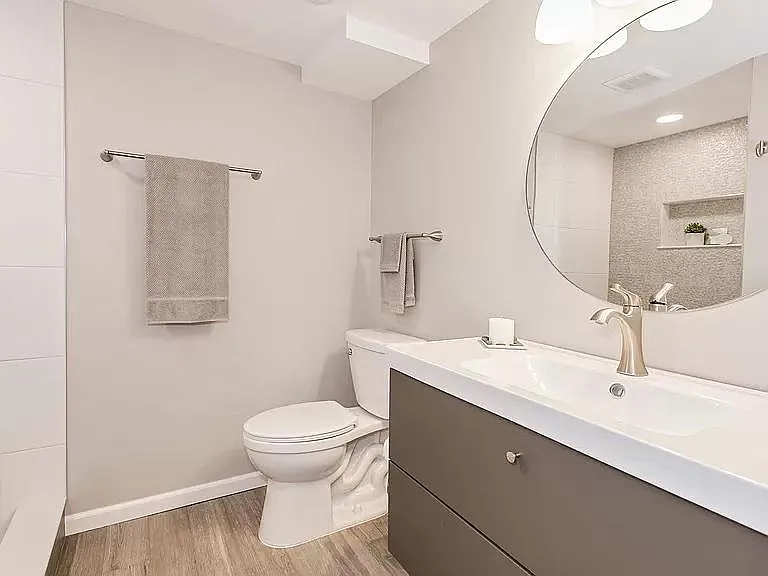 181 Dawn Ave — Photo 18
