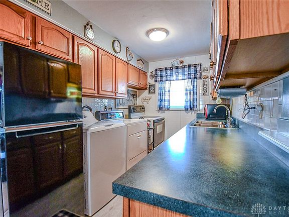 5th image of 3854 Fulton Ave