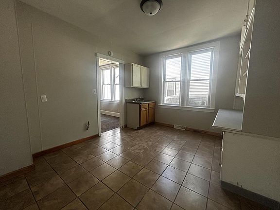 3rd image of 1518 Geneva STREET