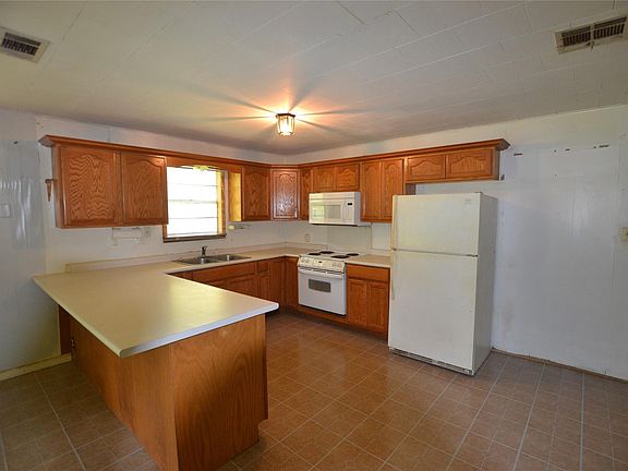 5th image of 150 Lannie Blvd