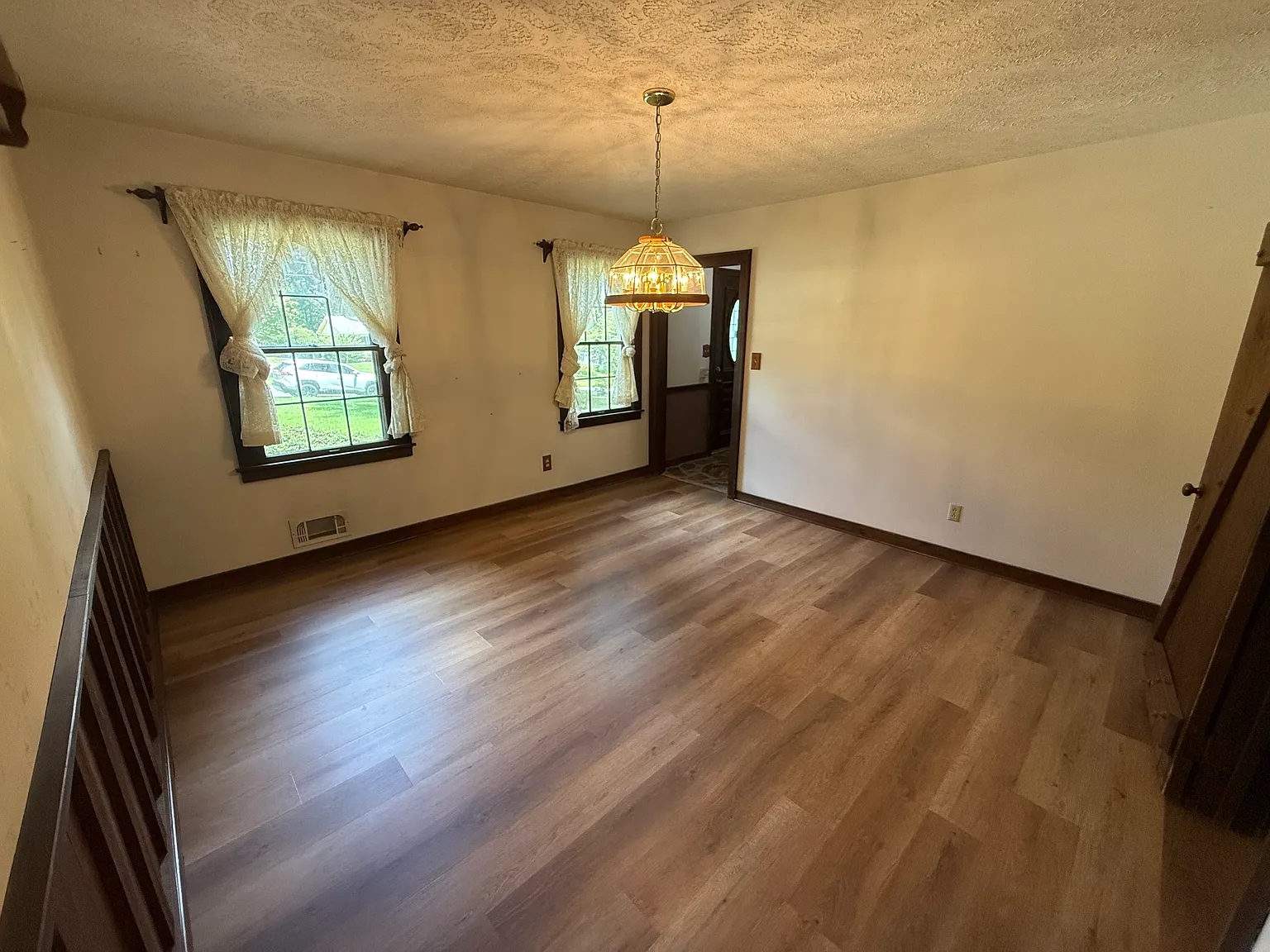 5 bed, 3867 sqft, $2,800 — Photo 4