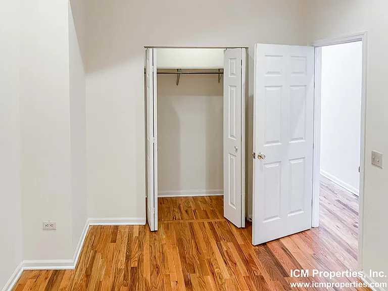 2440 N Southport Ave #1 — Photo 8