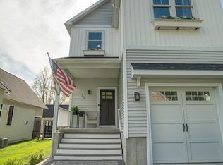 35 Bensonhurst Ave, Saratoga Springs, NY 12866