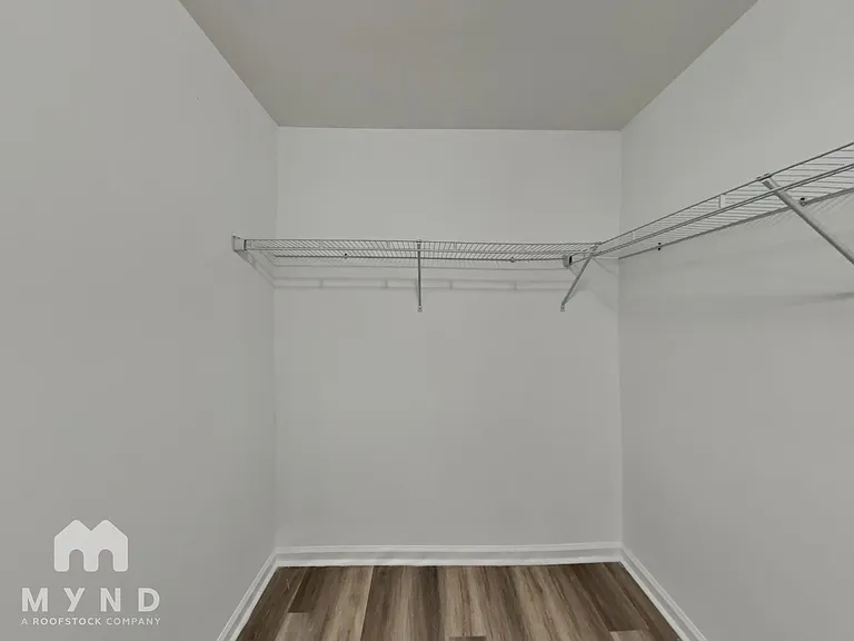 2250 Village Green Dr — Photo 16