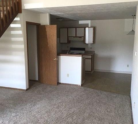2nd image of 6070 Applegrove Ln