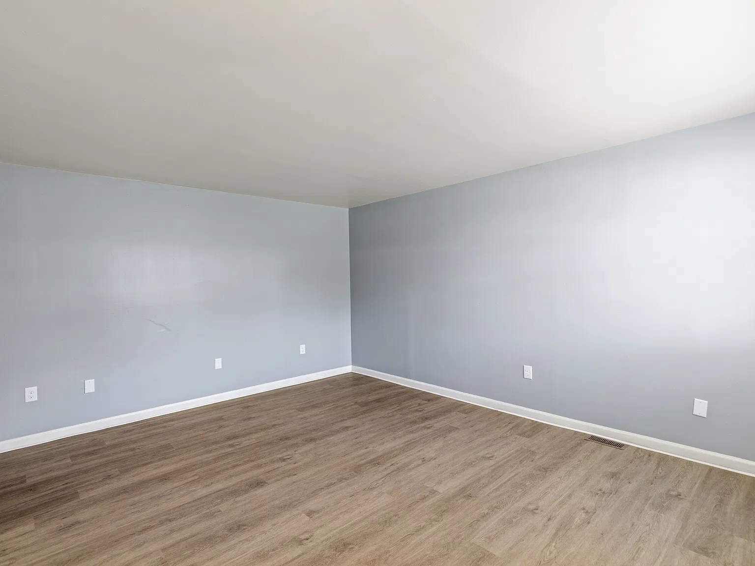 348 Woodlawn Terrace (W) - A — Photo 4