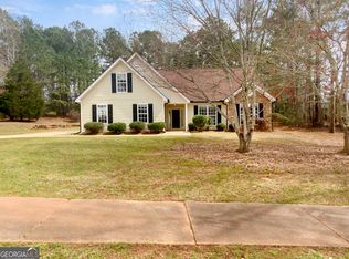 303 Park Chase Ct, Griffin, GA 30224