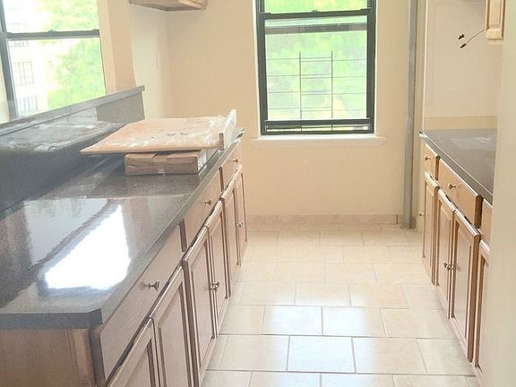 2nd image of 603 Isham St APT 5C