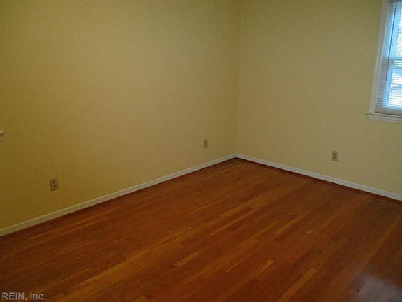 5th image of 130 Moline Dr