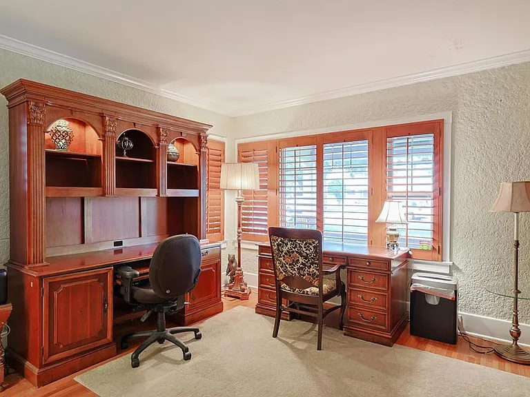 1027 Encino Row — Photo 39