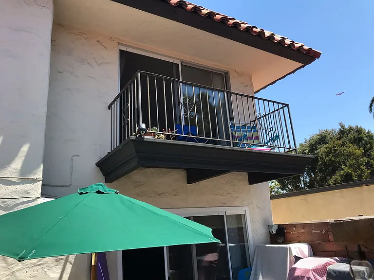 4213 Loma Riviera Ln — Photo 5