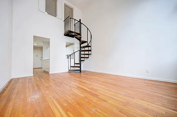 Rented by Urbane Brokerage | media 16