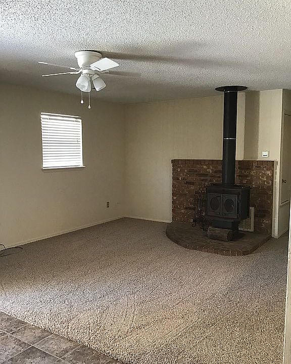 2nd image of 2001 Cypress Pl