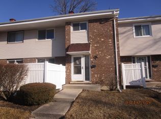 890 White Oak Ln, University Park, IL 60484