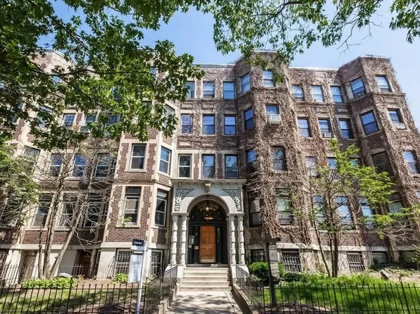 394 Riverway Unit 12-12-12, Boston, MA 02115