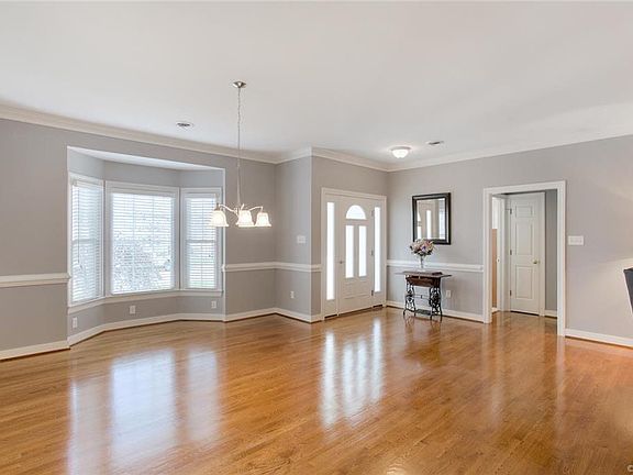 5th image of 10116 Stags Leap Dr