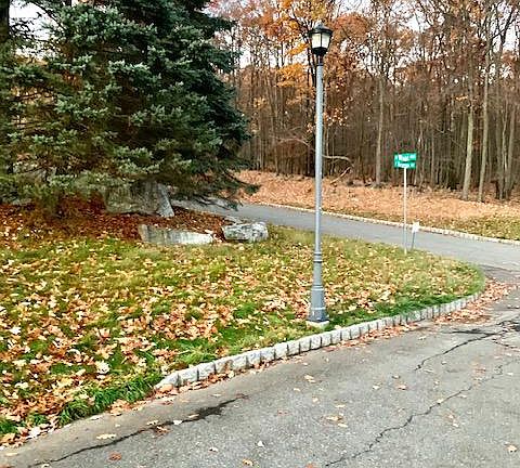 4th image of 805 Reservoir Ave