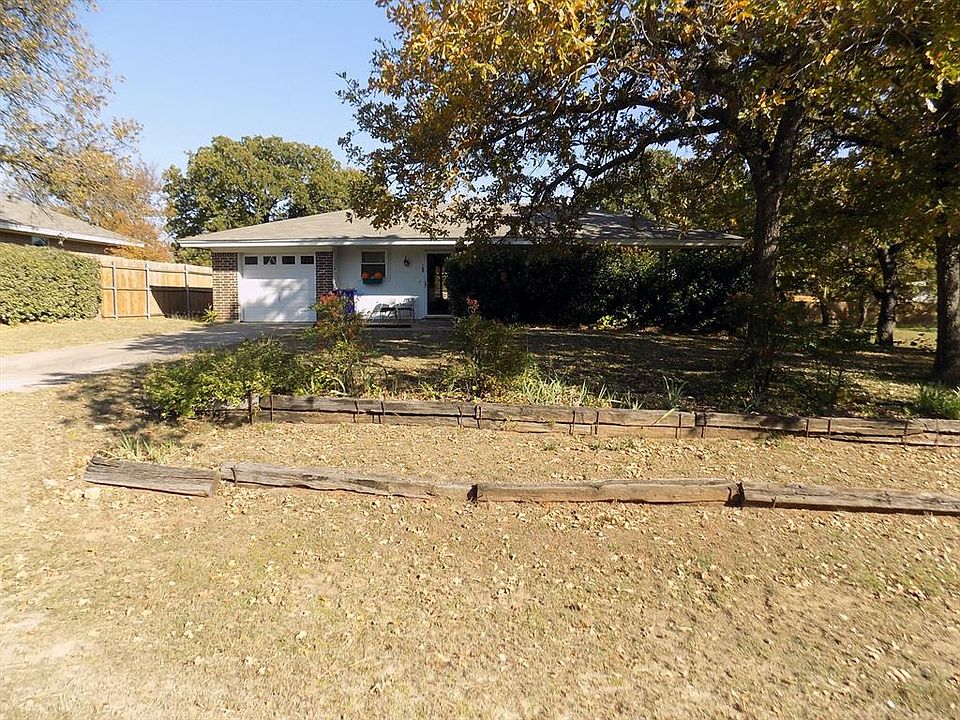 1st image of 165 Rhoades St