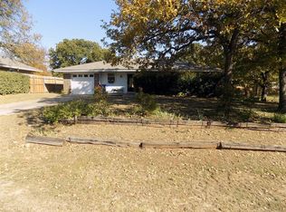 165 Rhoades St, Azle, TX 76020