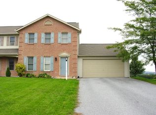 58 Rolling Hill Dr, Lititz, PA 17543