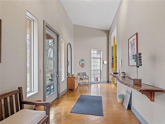 4th image of 330 County Road 102 Rd