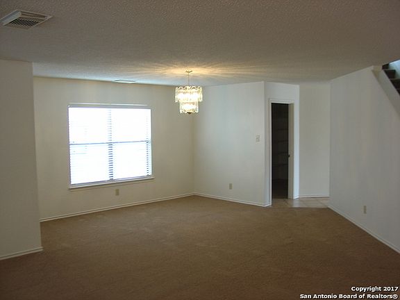 3rd image of 8026 Cantura Mls