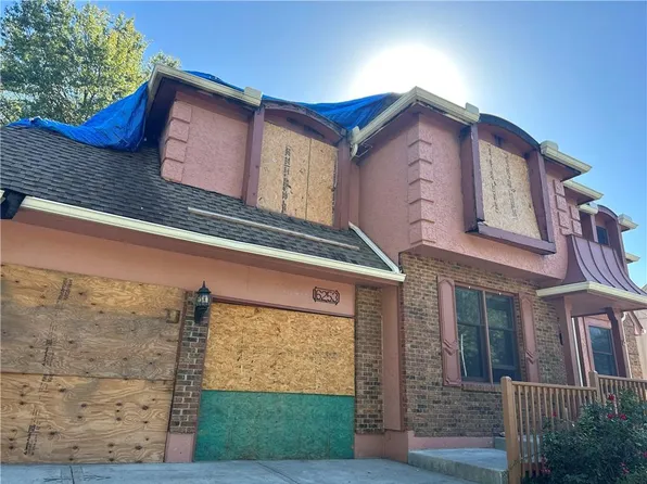 16253 W Briarwood Ct, Olathe, KS 66062
