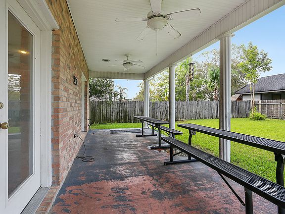 2nd image of 1305 Lake Louise Dr