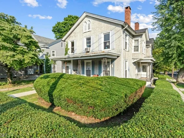 91 Main St, Newton Town, NJ 07860