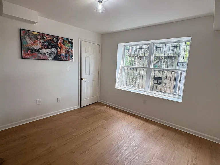 33-35 Pierce St — Photo 9