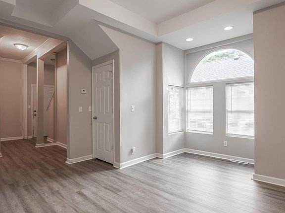 2nd image of 1125 Margaret St