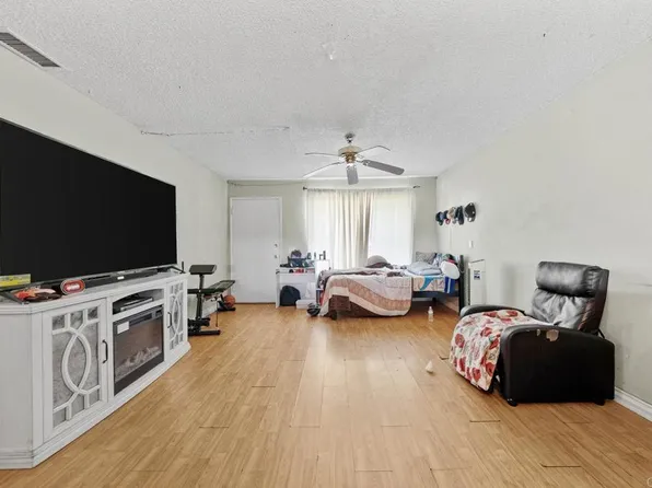 915 N Fig St APT E, Escondido, CA 92026