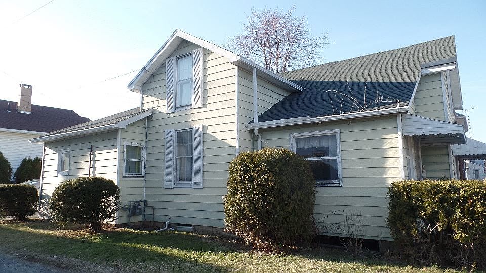 2nd image of 121 Heisel St