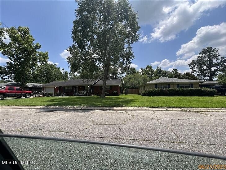 1st image of 105 New Haven Ct #8
