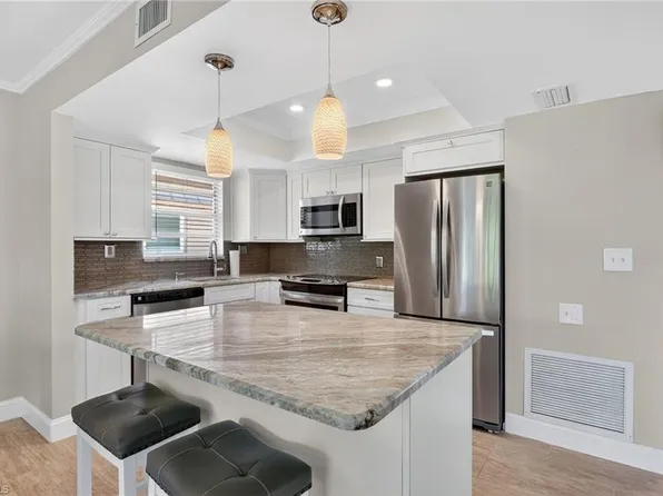 1549 Sandpiper St APT 36, Naples, FL 34102