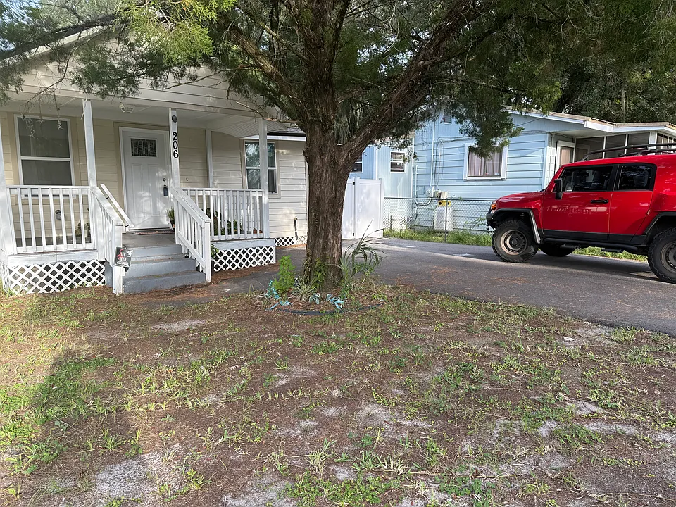 206 Citizen St