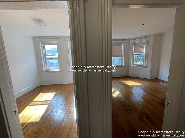 Kelton Street Apartments — Photo 42