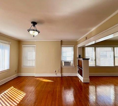 5th image of 1171 E 1st St #1171