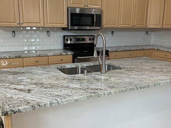 4th image of 3839 SW 51st St #0